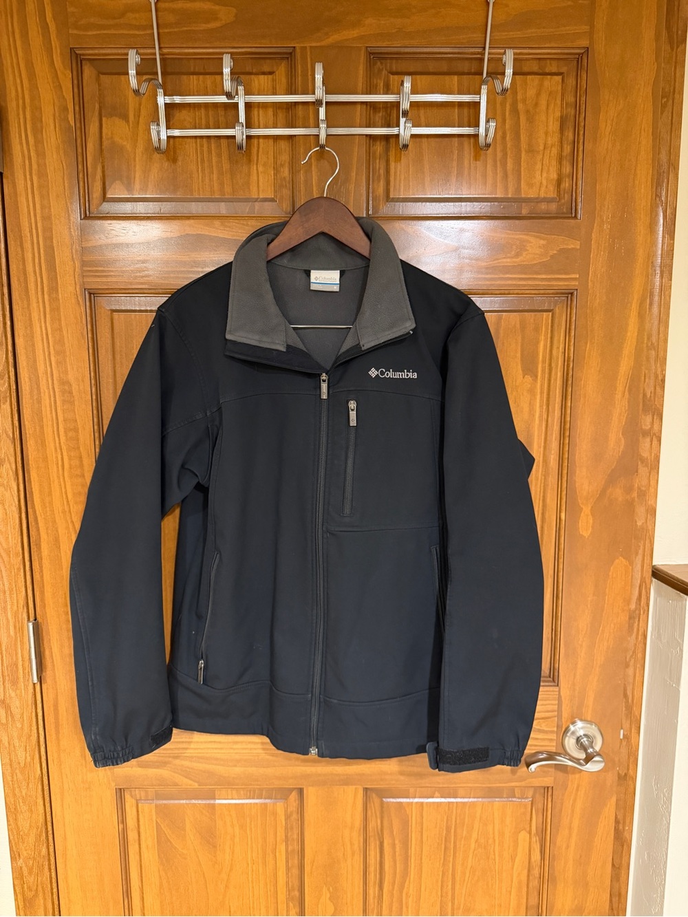 Columbia Men’s Black Jacket with Gray Contrast Collar